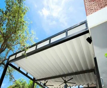 bằng cách di chuyển một vật chỉ thị